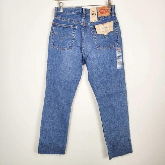 NWT Levis 501 Cropped Straight Leg High Rise Button Distressed Frayed Hem SZ 27 - Picture 6 of 13